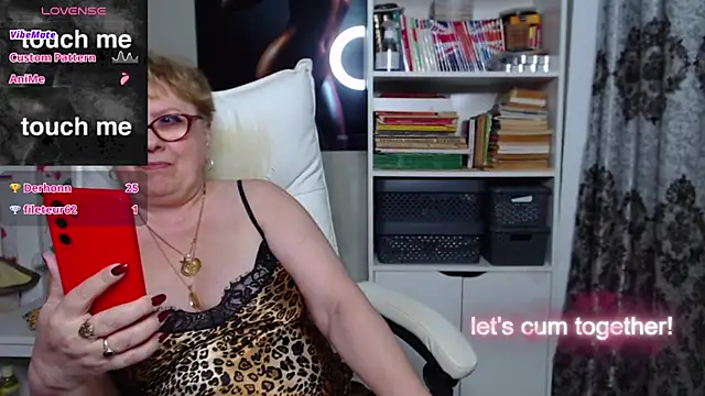 Snapshot of Mella4you chatting on 02.05.25 Mella4you online show from 02.05.25