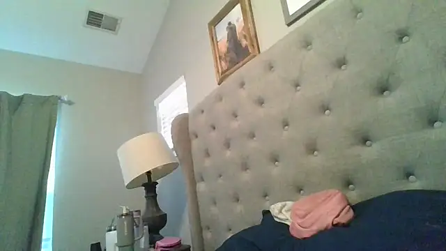 Snapshot of Rhodesxox chatting on 06.16.26 Rhodesxox online show from 06.16.26