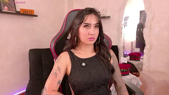 EmmyEvans1 online show from 01.08.26