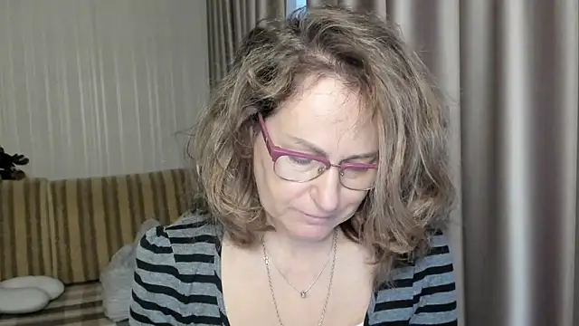 lauraoven online show from 12.17.24