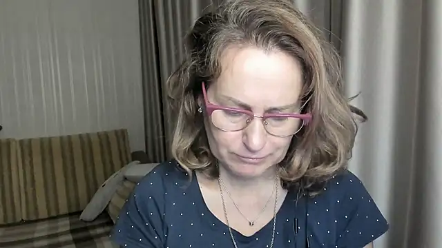 lauraoven online show from 12.21.24