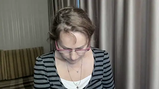 lauraoven online show from 12.23.24