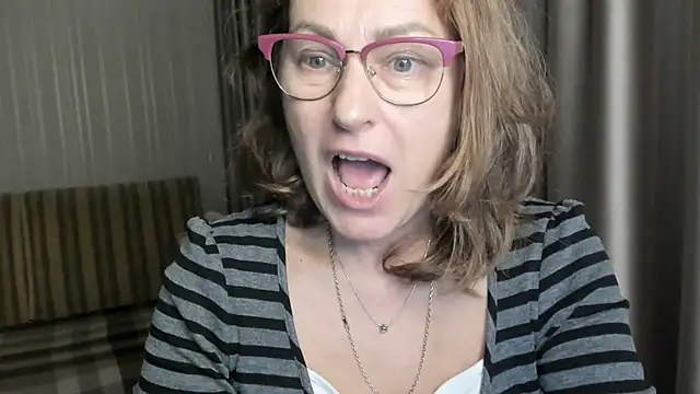 lauraoven online show from 12.24.24