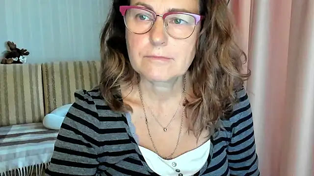 lauraoven online show from 10.18.25