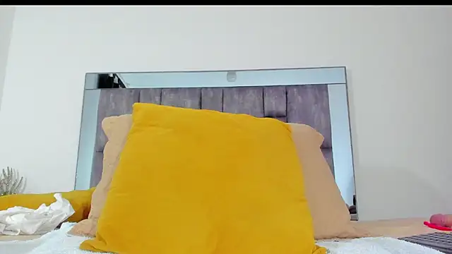 Snapshot of alyssia_ocean chatting on 10.26.25 alyssia ocean online show from 10.26.25