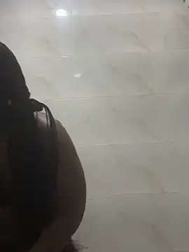 Snapshot of Sweetbootty chatting on 10.01.25 Sweetbootty online show from 10.01.25