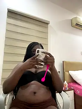 Snapshot of Sweetbootty chatting on 10.01.25 Sweetbootty online show from 10.01.25