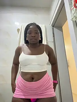 Snapshot of Sweetbootty chatting on 10.02.25 Sweetbootty online show from 10.02.25