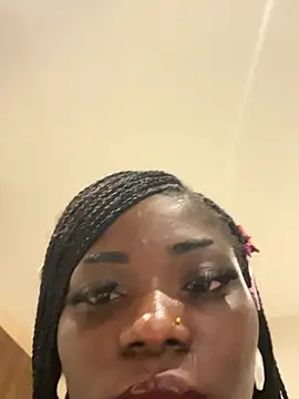 Snapshot of Sweetbootty chatting on 10.03.25 Sweetbootty online show from 10.03.25