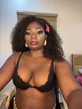 Snapshot of Sweetbootty chatting on 10.05.25 Sweetbootty online show from 10.05.25