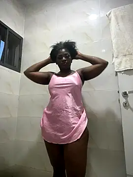 Snapshot of Sweetbootty chatting on 10.05.25 Sweetbootty online show from 10.05.25