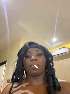 Snapshot of Sweetbootty chatting on 10.28.25 Sweetbootty online show from 10.28.25