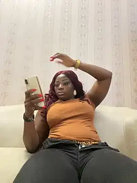 Snapshot of Sweetbootty chatting on 10.29.25 Sweetbootty online show from 10.29.25