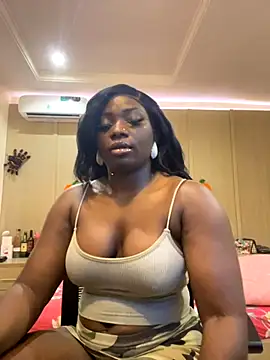 Snapshot of Sweetbootty chatting on 11.06.25 Sweetbootty online show from 11.06.25