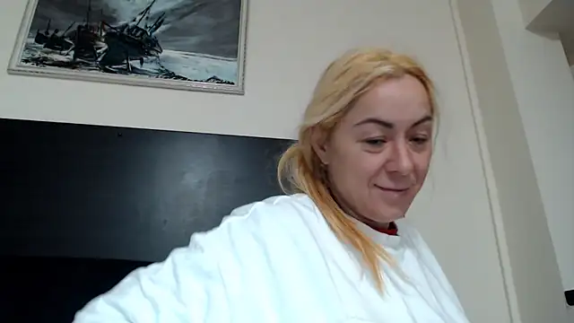 Snapshot of spell_of_love chatting on 11.02.25 spell of love online show from 11.02.25