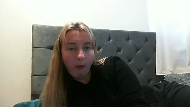 SusanCurt online show from 10.19.25