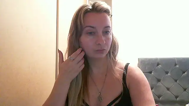 SusanCurt online show from 10.21.25