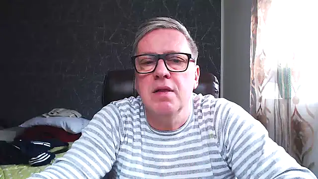 Snapshot of RobertStripX chatting on 02.01.25 RobertStripX online show from 02.01.25