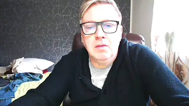 Snapshot of RobertStripX chatting on 02.07.25 RobertStripX online show from 02.07.25