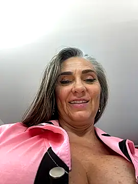 Snapshot of Alimela chatting on 11.04.25 Alimela online show from 11.04.25