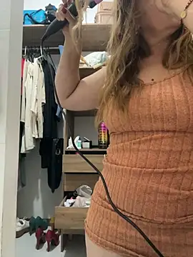 moniquerainx online show from 10.23.25