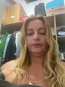 Snapshot of moniquerainx chatting on 06.23.26 moniquerainx online show from 06.23.26