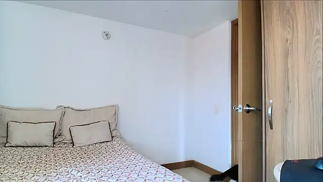 SARA TS FOX online show from 02.09.26