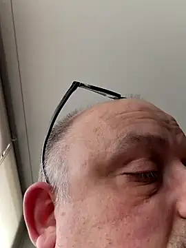 Bibear197511 online show from 10.16.25