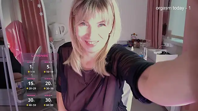JuliaVilnet online show from 02.03.25
