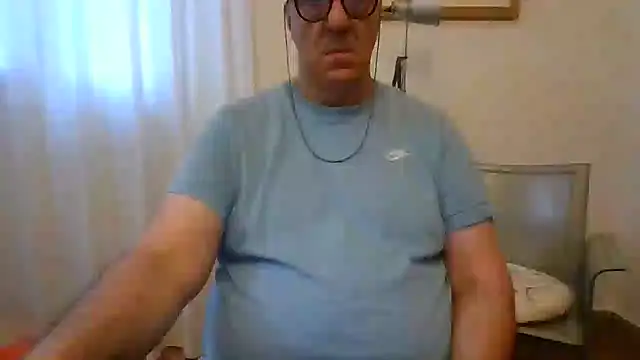 Snapshot of ANONIMO7735 chatting on 06.11.26 ANONIMO7735 online show from 06.11.26