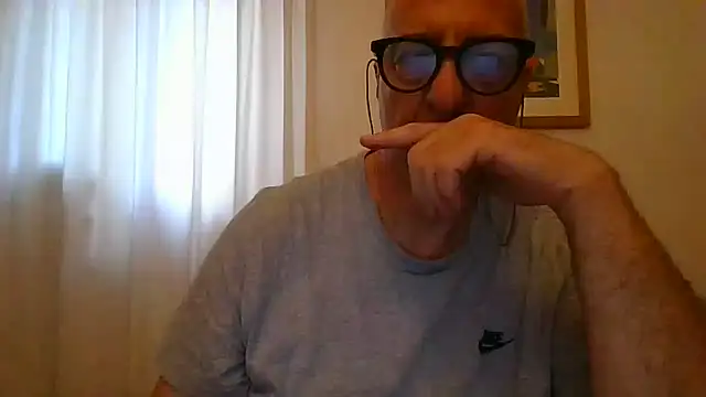 Snapshot of ANONIMO7735 chatting on 06.11.26 ANONIMO7735 online show from 06.11.26