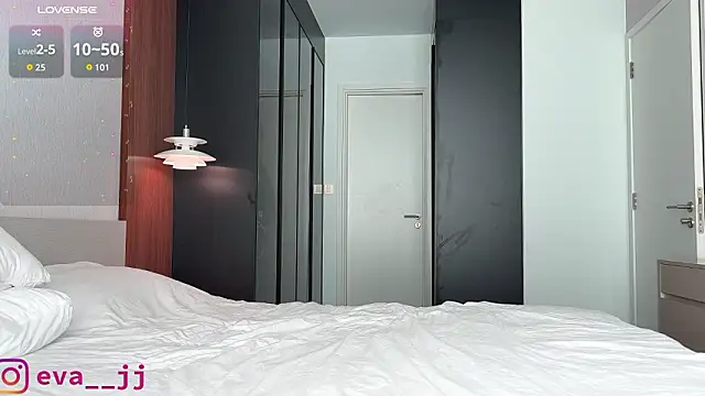 Eva JJ online show from 02.14.26