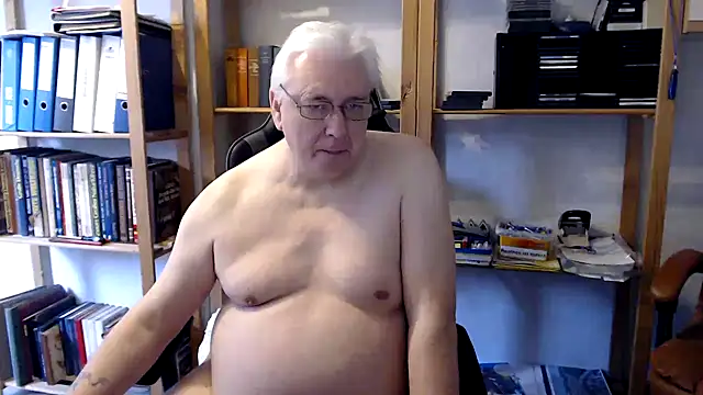 Snapshot of SchwanzhureXXL chatting on 02.25.25 SchwanzhureXXL online show from 02.25.25