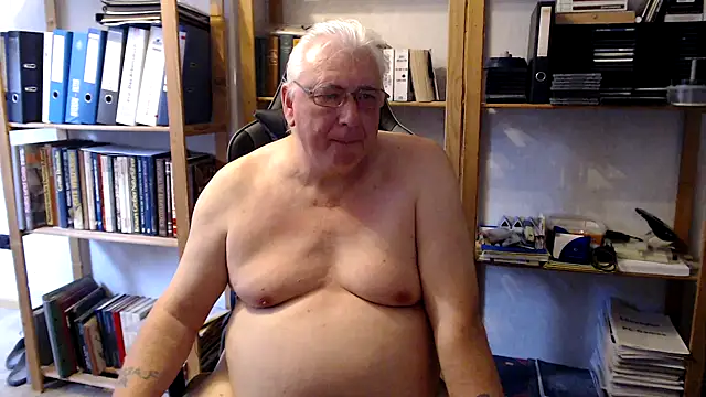 Snapshot of SchwanzhureXXL chatting on 06.12.26 SchwanzhureXXL online show from 06.12.26