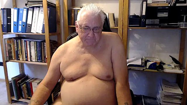 Snapshot of SchwanzhureXXL chatting on 07.09.26 SchwanzhureXXL online show from 07.09.26