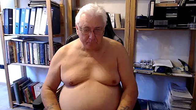 Snapshot of SchwanzhureXXL chatting on 07.30.26 SchwanzhureXXL online show from 07.30.26