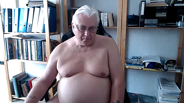 Snapshot of SchwanzhureXXL chatting on 08.02.26 SchwanzhureXXL online show from 08.02.26