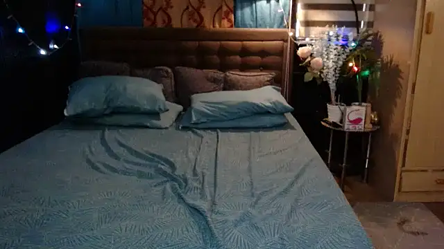 Snapshot of xheavenlytrans chatting on 10.03.25 xheavenlytrans online show from 10.03.25