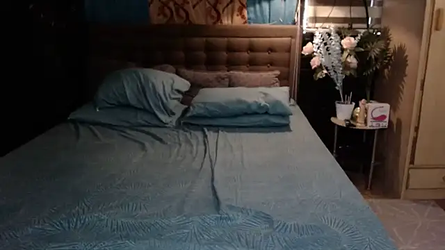 Snapshot of xheavenlytrans chatting on 10.20.25 xheavenlytrans online show from 10.20.25