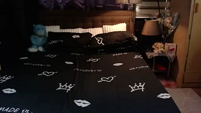 Snapshot of xheavenlytrans chatting on 02.22.26 xheavenlytrans online show from 02.22.26