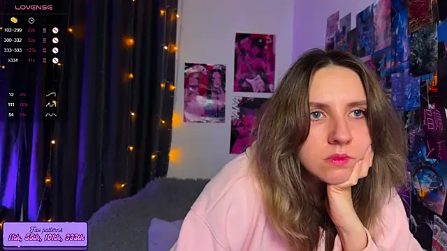 Snapshot of HotaruTomo chatting on 09.29.25 HotaruTomo online show from 09.29.25