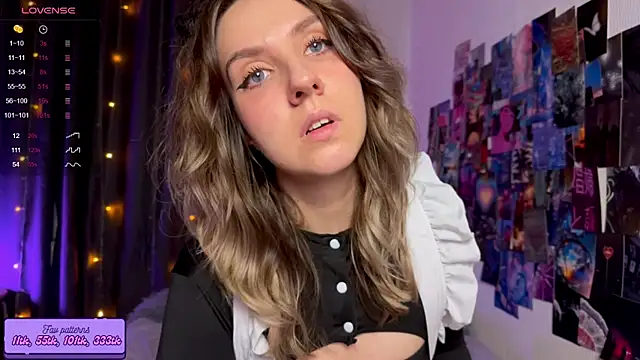 Snapshot of HotaruTomo chatting on 10.04.25 HotaruTomo online show from 10.04.25