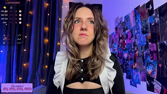 Snapshot of HotaruTomo chatting on 10.05.25 HotaruTomo online show from 10.05.25