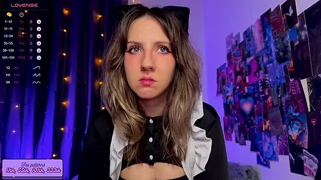 Snapshot of HotaruTomo chatting on 10.11.25 HotaruTomo online show from 10.11.25