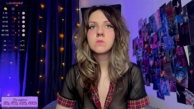 Snapshot of HotaruTomo chatting on 10.15.25 HotaruTomo online show from 10.15.25