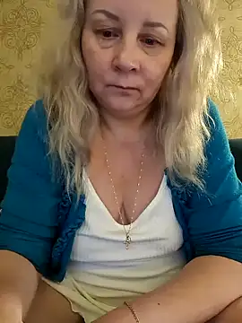 Snapshot of Janahotty chatting on 12.14.24 Janahotty online show from 12.14.24