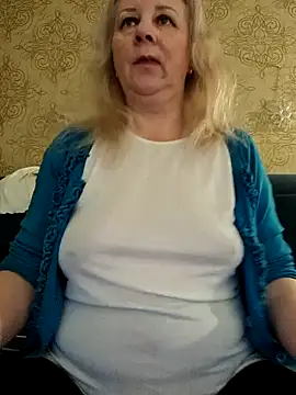 Snapshot of Janahotty chatting on 12.18.24 Janahotty online show from 12.18.24