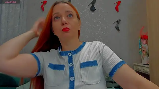 Snapshot of emilianna666 chatting on 10.08.25 emilianna666 online show from 10.08.25