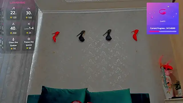 Snapshot of emilianna666 chatting on 10.20.25 emilianna666 online show from 10.20.25