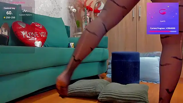 Snapshot of emilianna666 chatting on 11.08.25 emilianna666 online show from 11.08.25